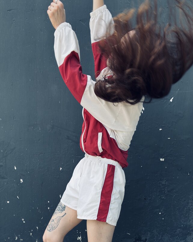 Девушка и стена - Yorzay 