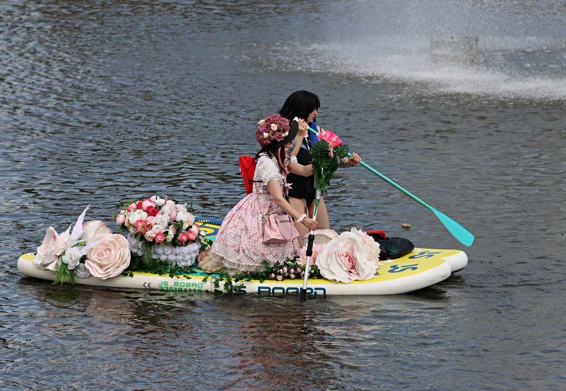 Костюмированный сап-фестиваль на Водоотводном канале в Москве - Владимир59 