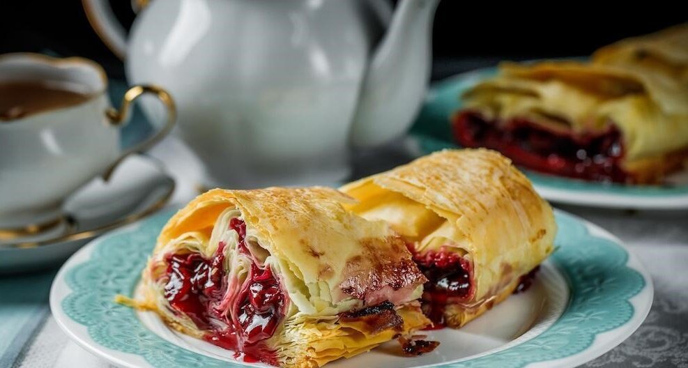 Тісто філо з вишнею - Степан Карачко Тісто філо з вишнею - Степан Карачко