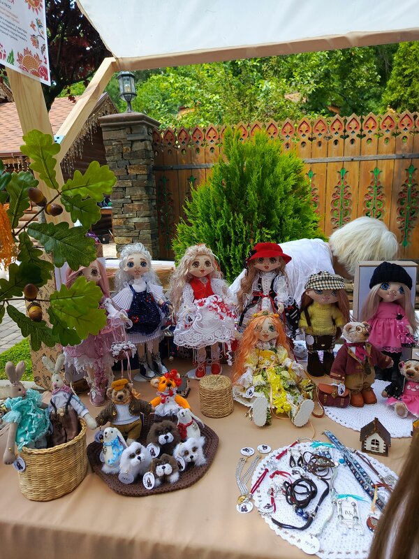 Продажа сувениров в парке Лога - Татьяна Пальчикова Продажа сувениров в парке Лога - Татьяна Пальчикова