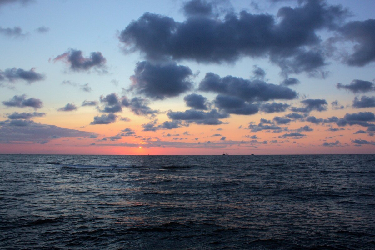 Вот и кончился день - Юрий. Шмаков