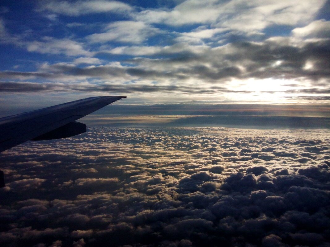 Полет над облаками - Сергей Швечков