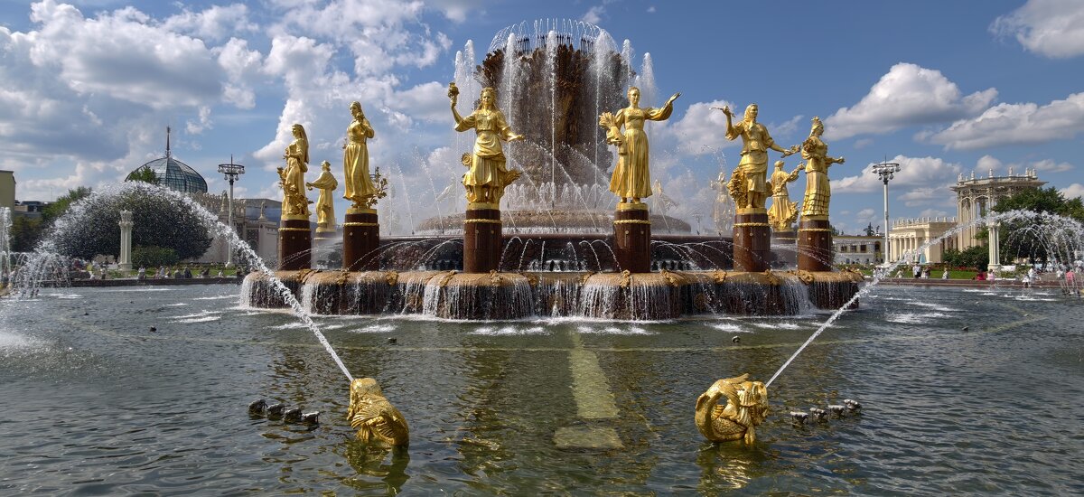 Фонтан Дружба народов - <<< Наташа >>>