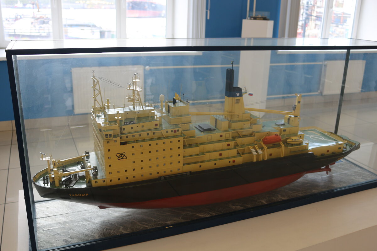 На морвокзале Мурманска - Ольга 