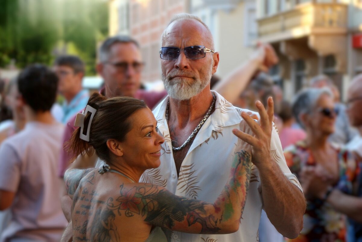 Танцплощадка - Юрий. Шмаков