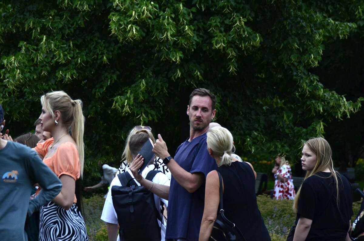 Режиссёр показа мод. - Наталья Вязигина