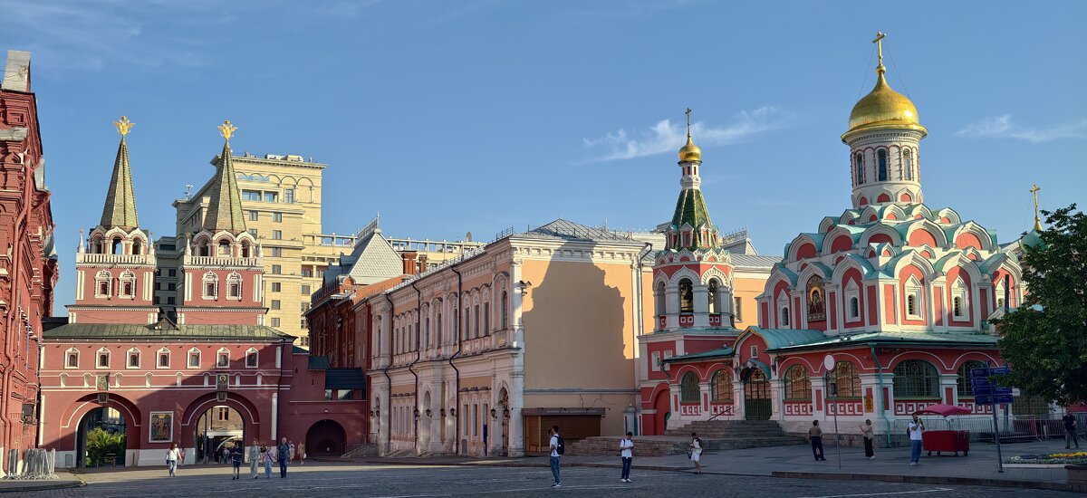 На Красной площади - <<< Наташа >>>