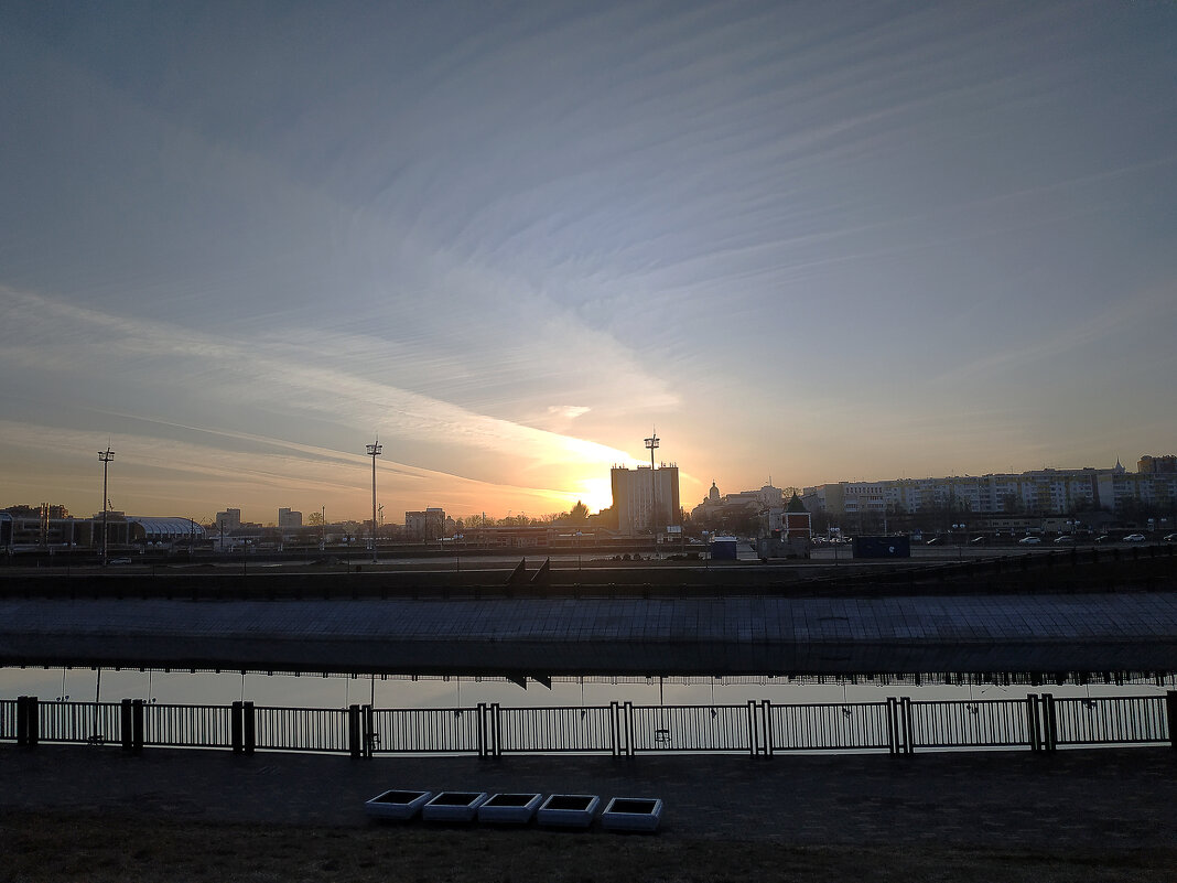 Закат в городе - Юлия Денискина Закат в городе - Юлия Денискина