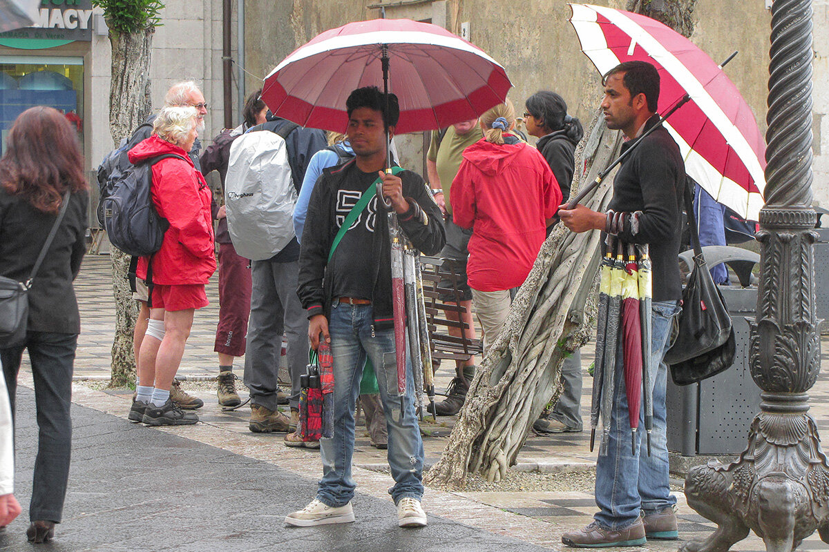 Зонтики дОроги к дождю (Таормина, Сицилия) - Yury Mironov