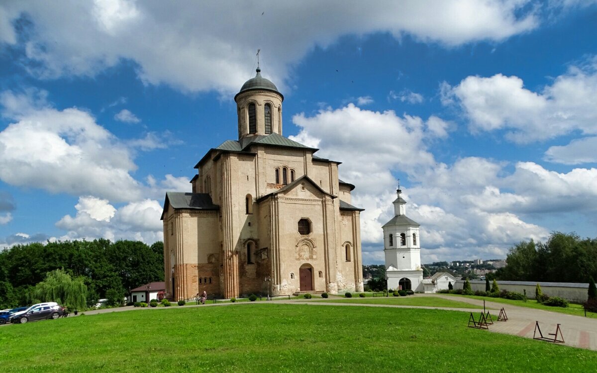 Православные храмы Смоленска. - Милешкин Владимир Алексеевич 