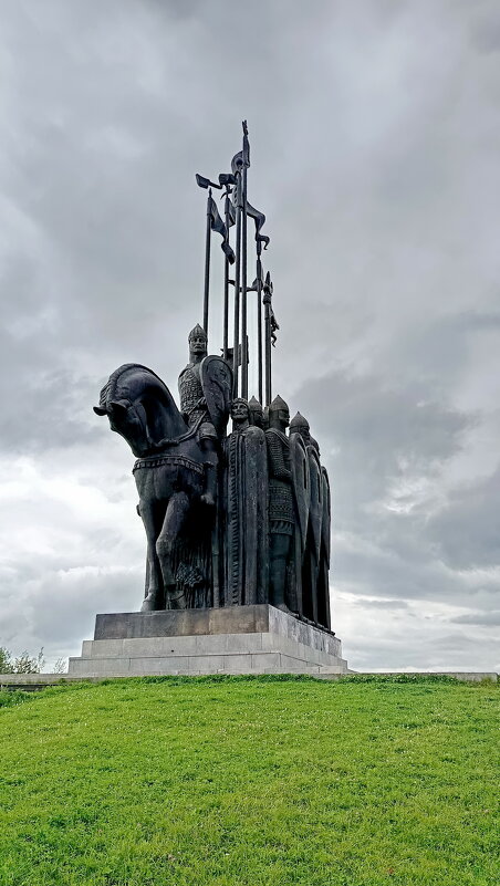 Монумент «Ледовое побоище» - Николай 