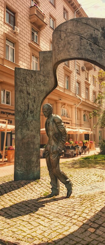 "Ах Арбат, мой Арбат... " - Леонид Абросимов "Ах Арбат, мой Арбат... " - Леонид Абросимов