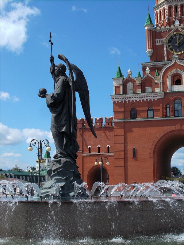 Фонтан-памятник Архангелу Гавриилу - Alisia La DEMA