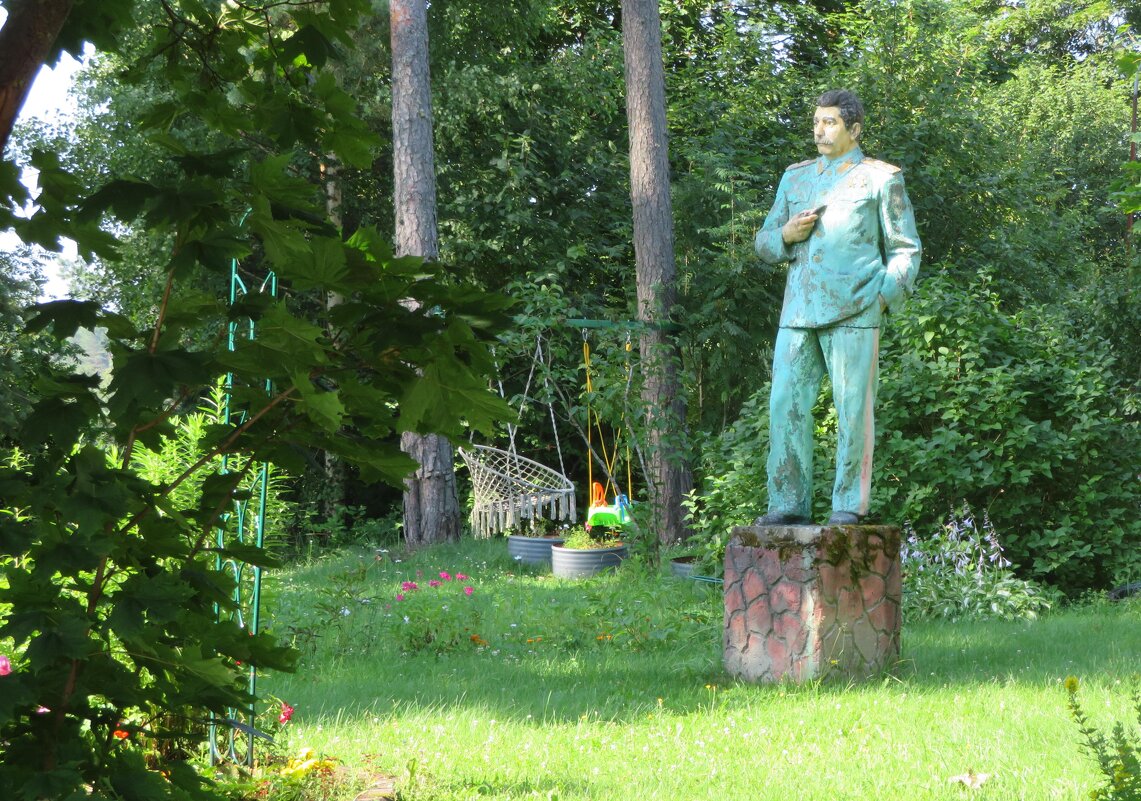 Памятник Сталину - genar-58 '