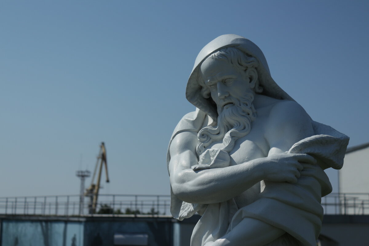 На фоне порта - Максим Егоров На фоне порта - Максим Егоров