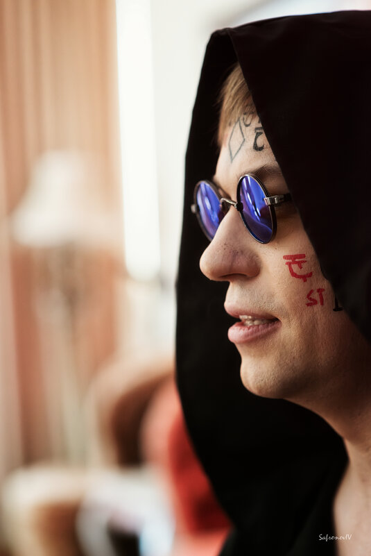 Тайна под капюшоном: современный портрет - Джованни Луче