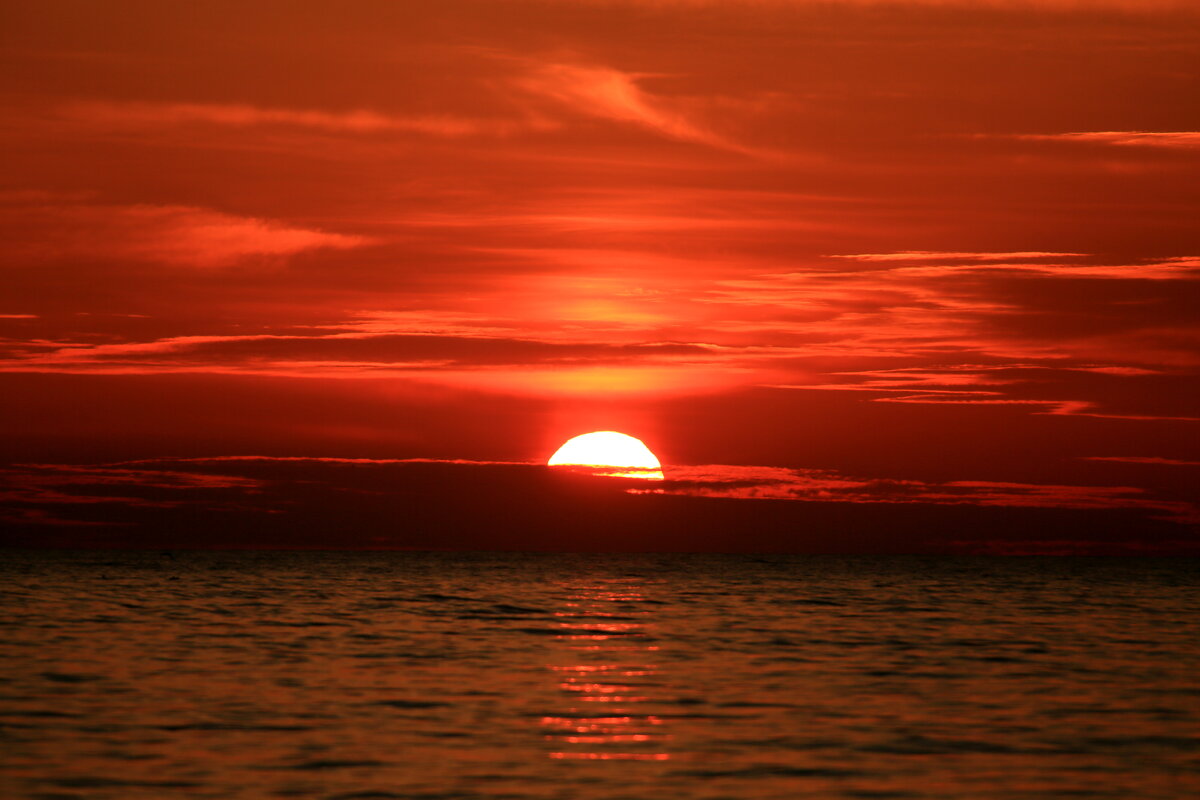 Утомленное солнце нежно с морем прощалось - Валерий Утомленное солнце нежно с морем прощалось - Валерий