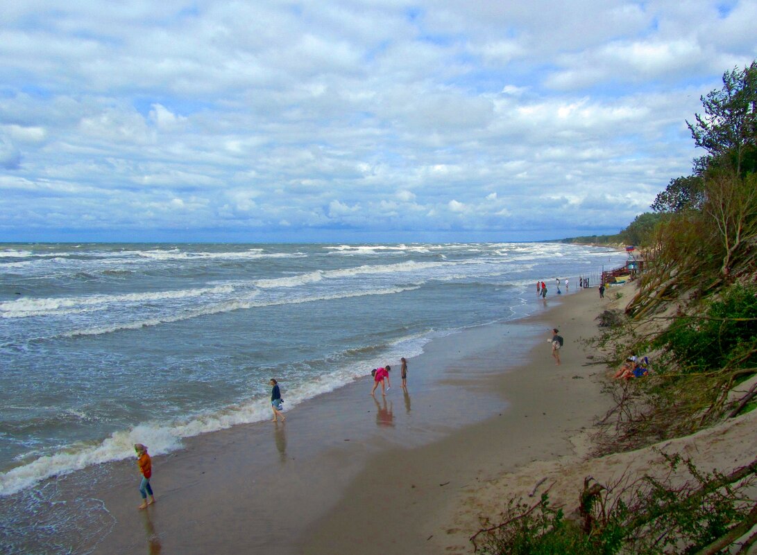 Берег за отелем "Монополь" - Сергей Карачин Берег за отелем "Монополь" - Сергей Карачин
