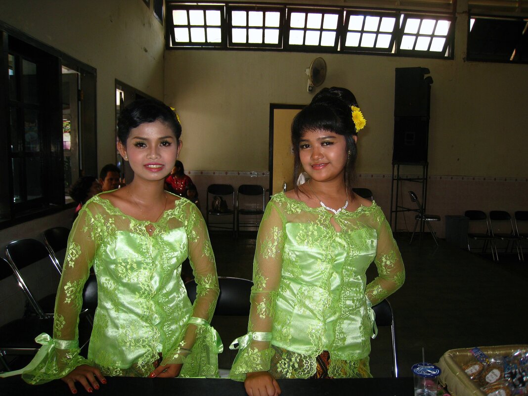 Индонезийские девушки. - unix (Илья Утропов) Индонезийские девушки. - unix (Илья Утропов)