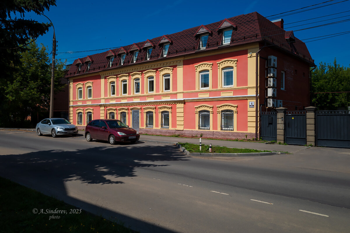 Красивый дом по улице Баррикад - Александр Синдерёв