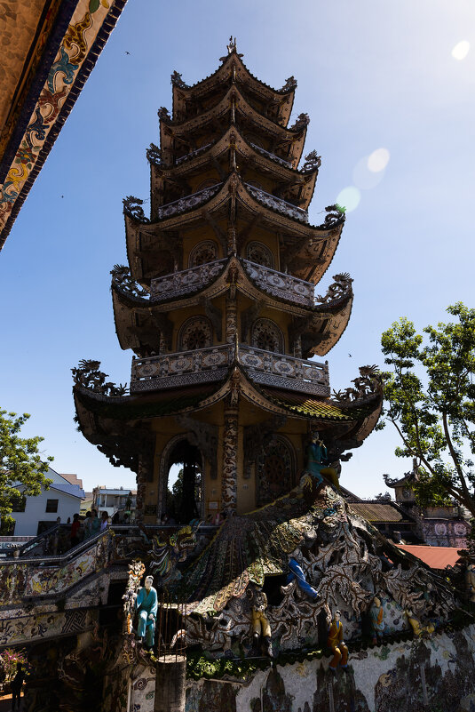 Вьетнамский храм - Алексей Большаков Вьетнамский храм - Алексей Большаков