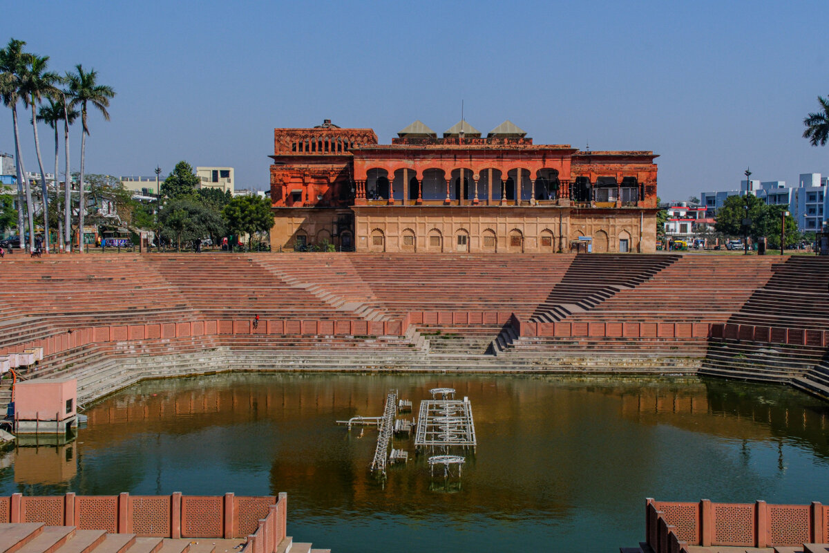 Бассейн Хусейнабада - Георгий А