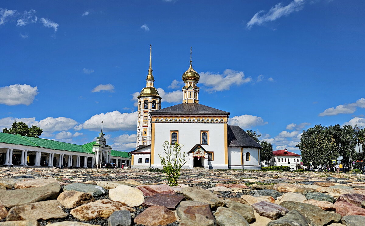 Суздаль. Воскресенская церковь и торговые ряды - Михаил Свиденцов