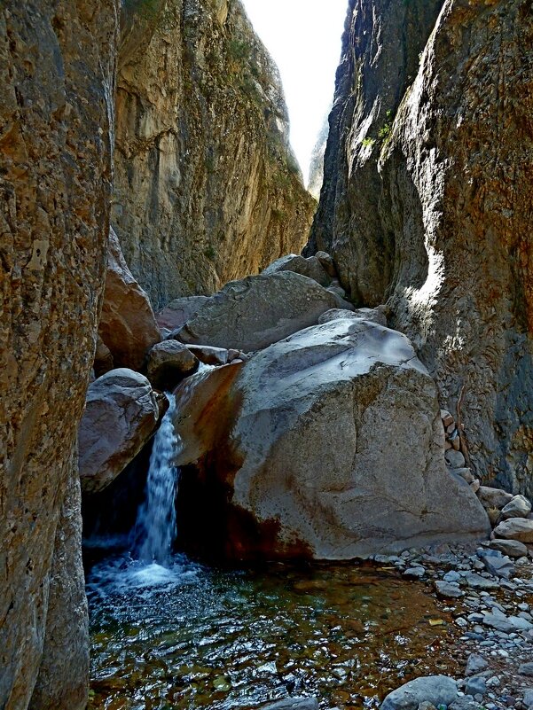 ВОДОПАДЫ - Виктор Осипчук