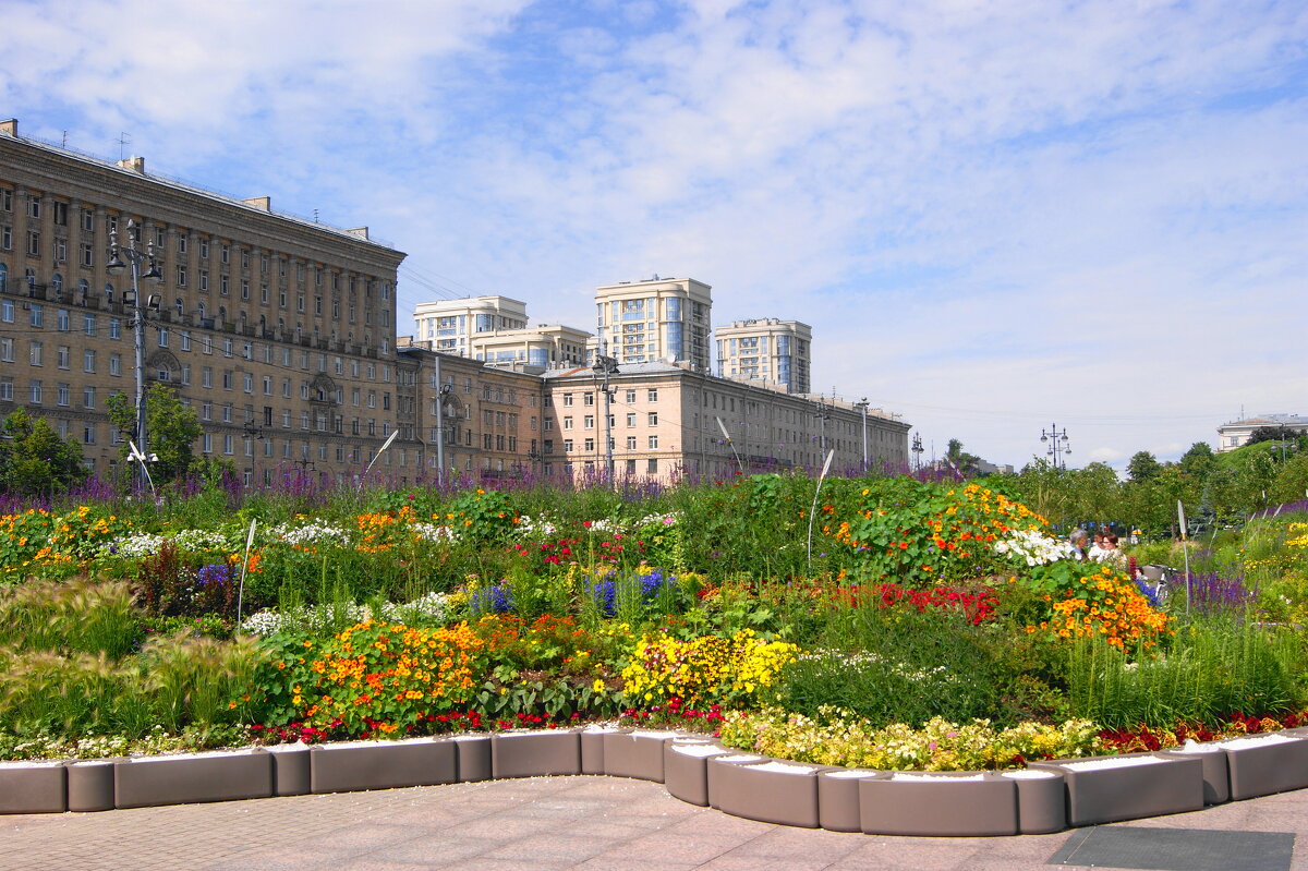 МОСКОВСКАЯ ПЛОЩАДЬ - Виктор Никитенко