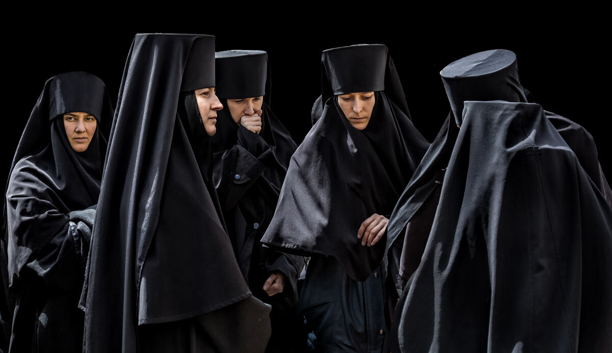 В чёрном - SanSan 