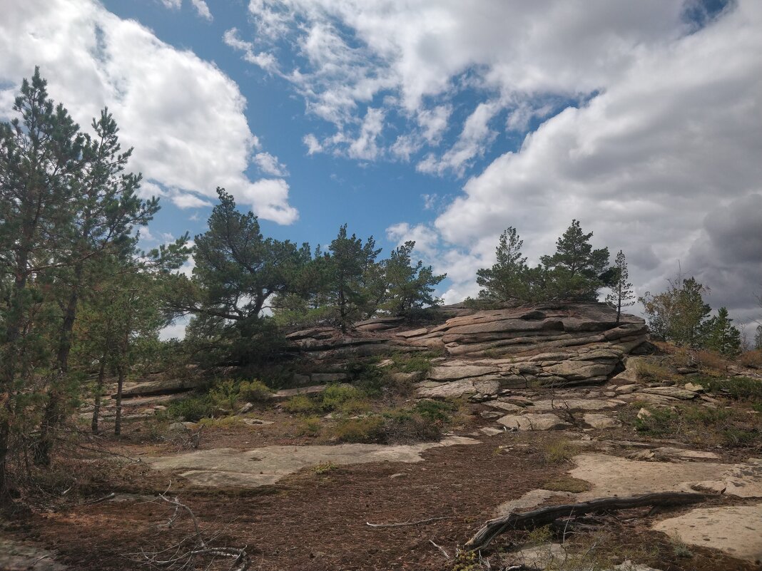 Граниты помнят всю историю края. - Андрей Хлопонин