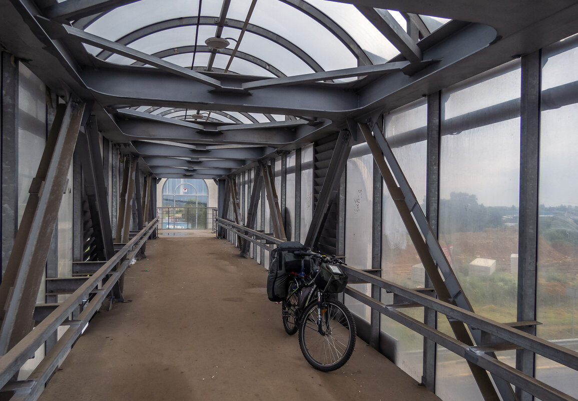 Пешеходный переход над "Пекинкой" в Лакинске - Сергей Цветков Пешеходный переход над "Пекинкой" в Лакинске - Сергей Цветков