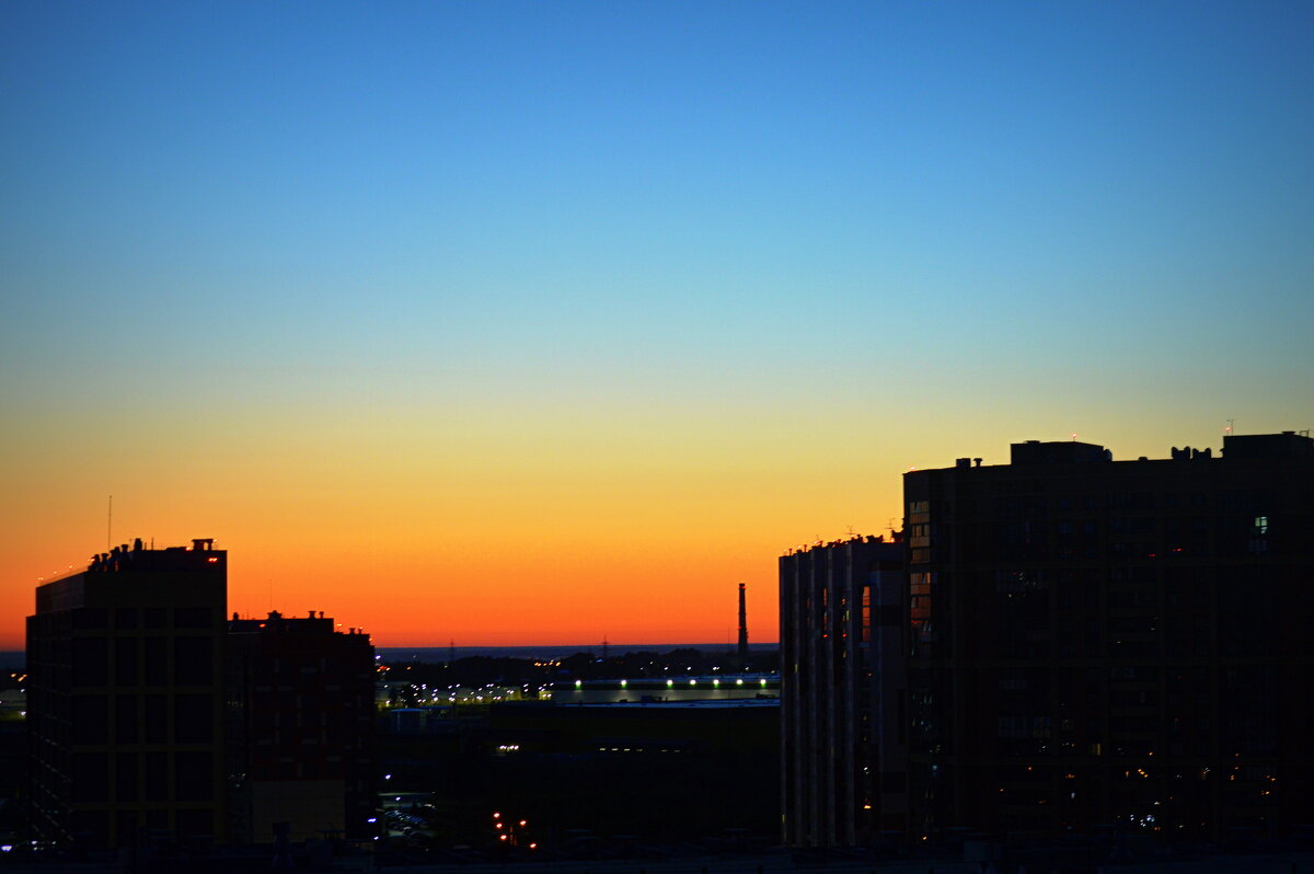 Рассвет над городом - Татьяна Лютаева Рассвет над городом - Татьяна Лютаева