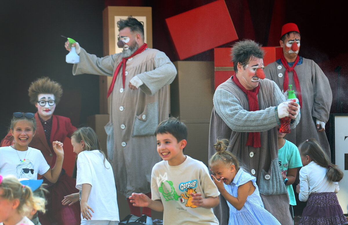 Театральный бульвар на Цветном 3 августа - Михаил Бибичков