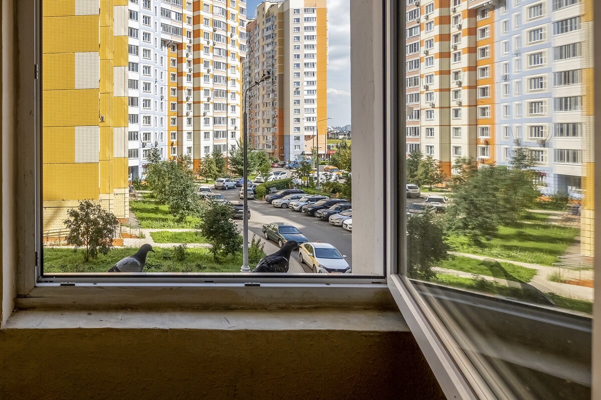 Окно во двор - Валерий Иванович