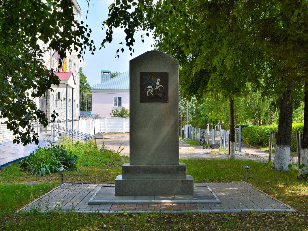 Алатырь.Памятник сотрудникам милиции, погибшим при исполнении служебного долга. - Пётр Чернега Алатырь.Памятник сотрудникам милиции, погибшим при исполнении служебного долга. - Пётр Чернега