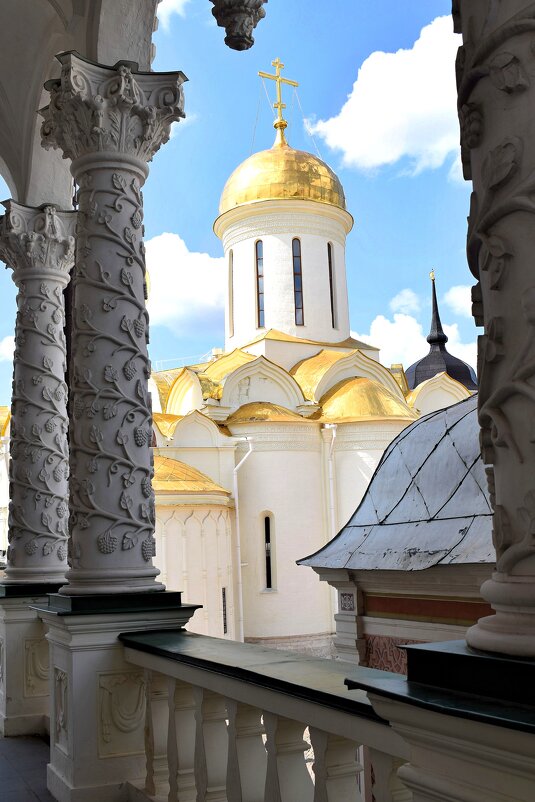 Купола в России кроют чистым золотом, чтобы чаще Господь замечал - В.Высоцкий. - Татьяна Помогалова