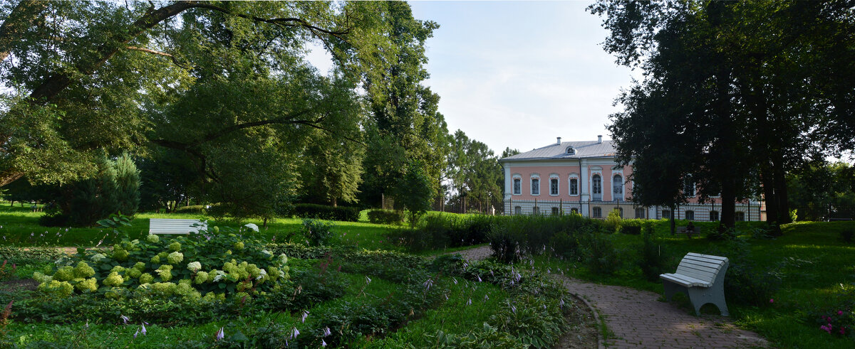 Парк и дом в Лопасне (панорама) - Александр Буянов