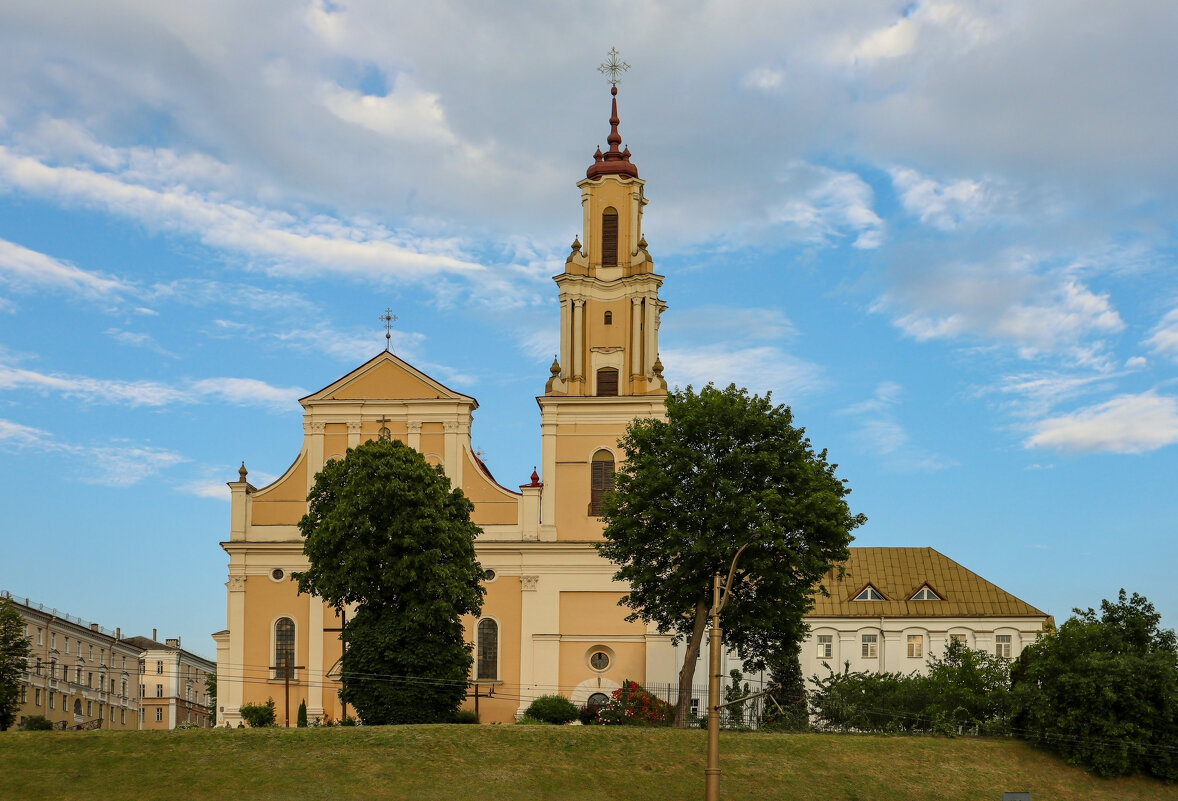 Костёл Обретения Святого Креста и монастырь бернардинцев - skijumper Иванов Костёл Обретения Святого Креста и монастырь бернардинцев - skijumper Иванов
