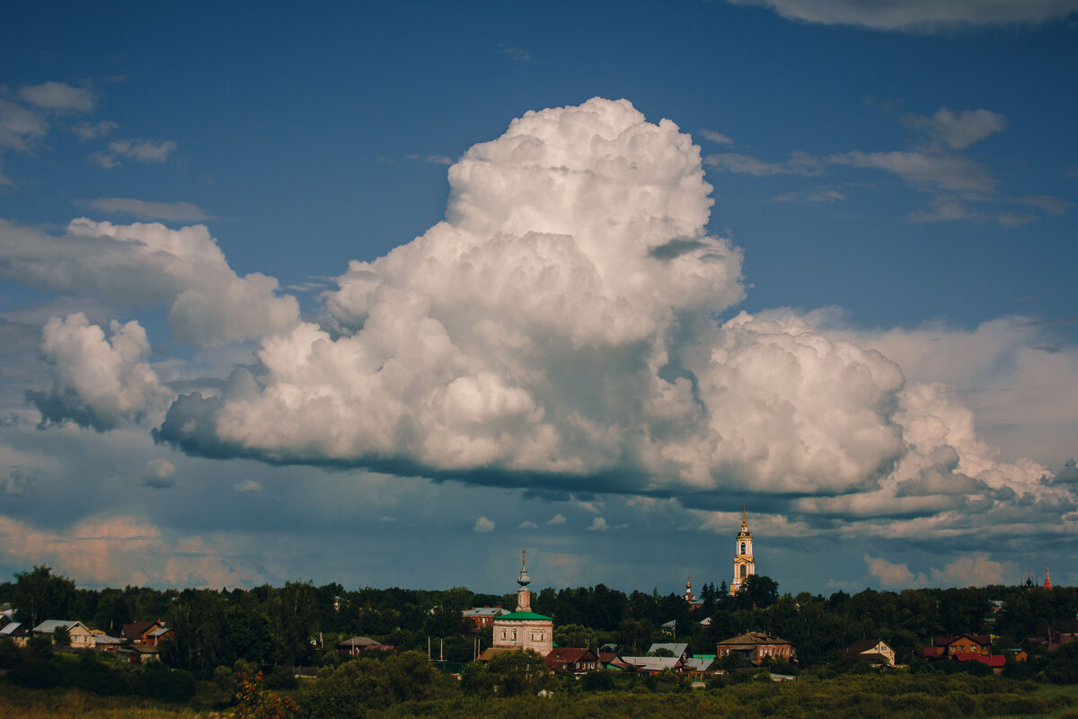 Облака над древним городом. Лето - Вячеслав Владимирович
