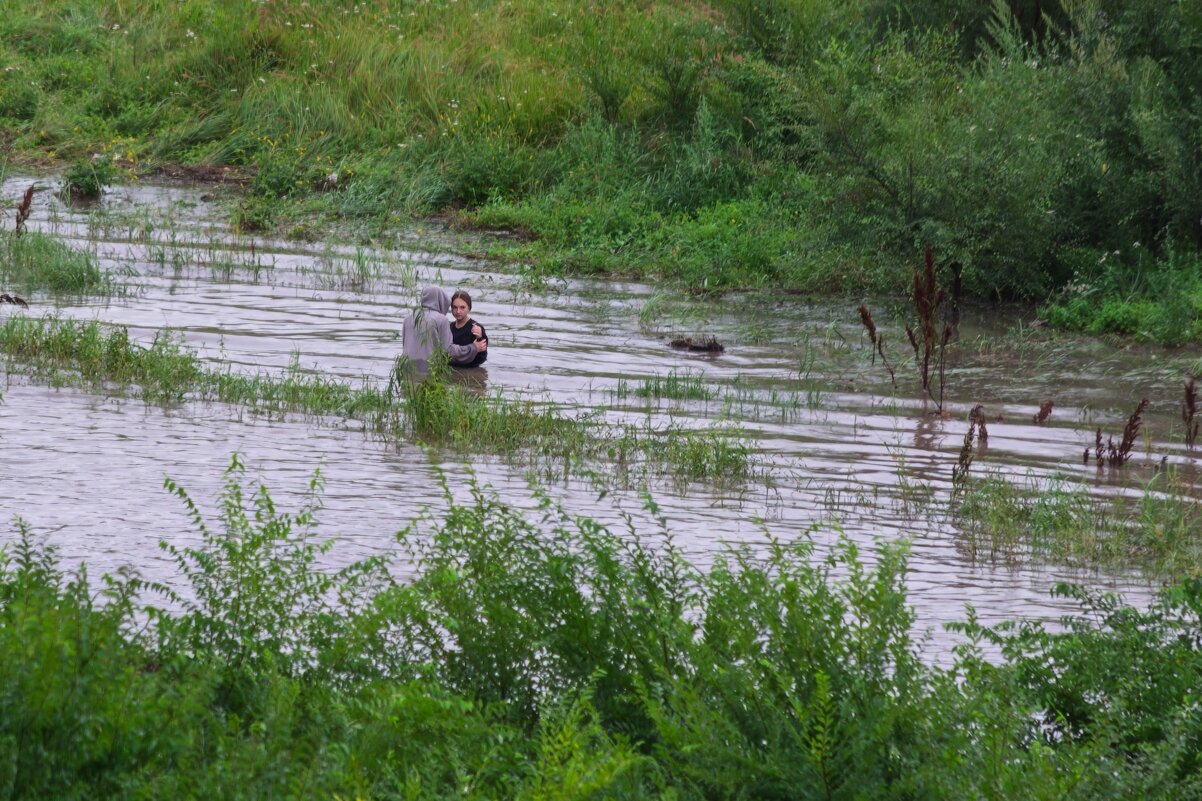 Поймал русалку в луже - Виктор Иванович Чернюк
