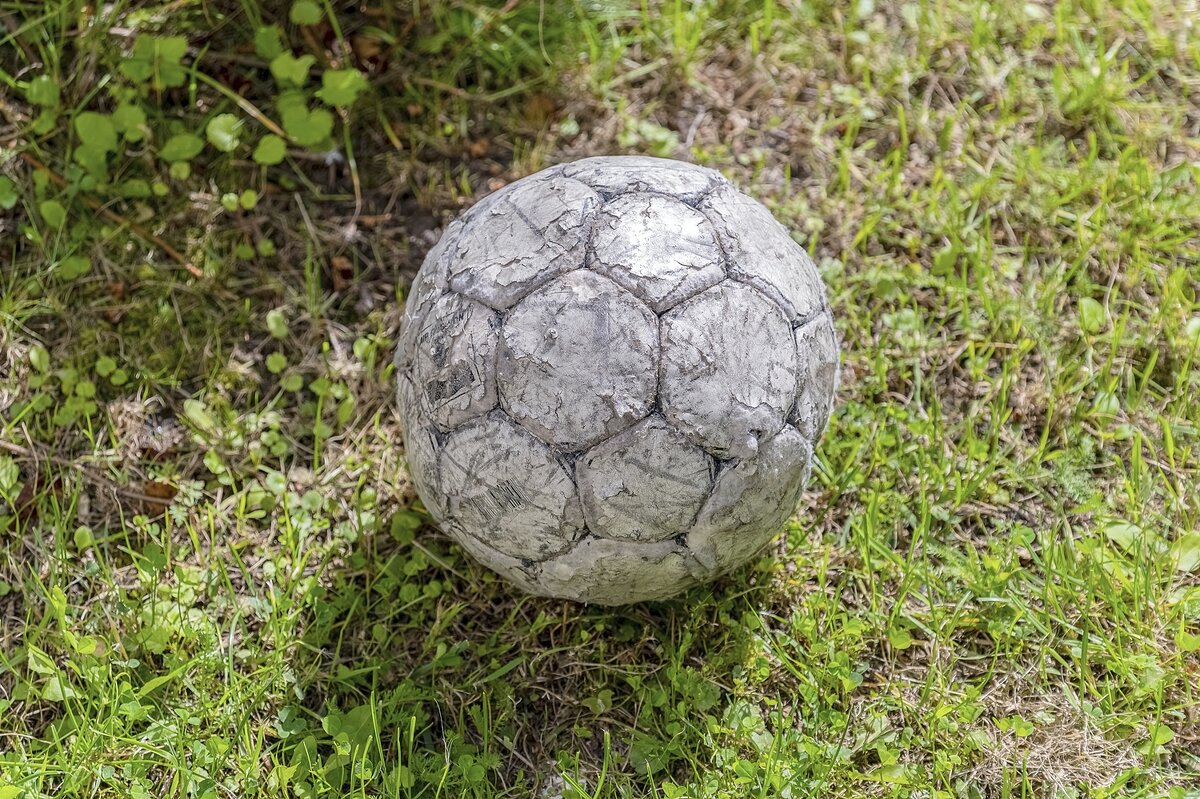 Пенсионер отдыхает на травке - Валерий Иванович Пенсионер отдыхает на травке - Валерий Иванович