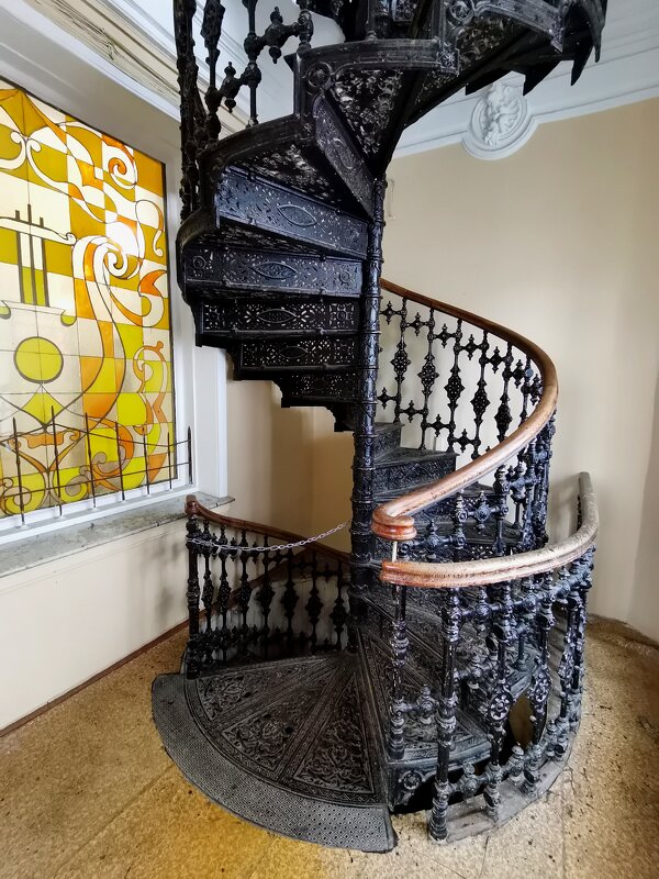 Чугунная ажурная лестница - Любимова Ольга 