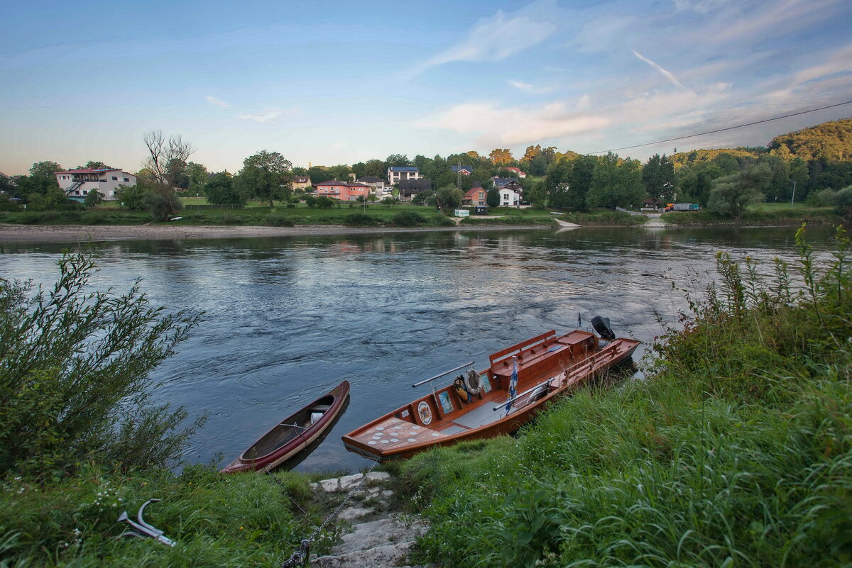 у реки - vladimir 