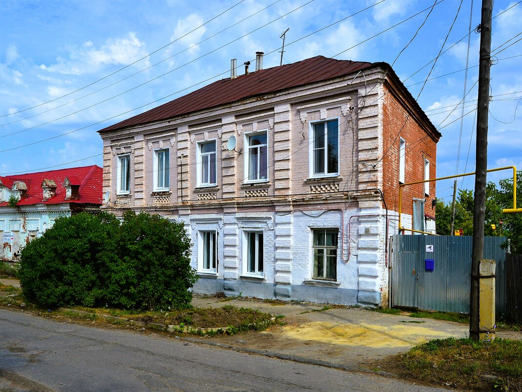 Алатырь. Дом по ул. Комсомола 100. - Пётр Чернега