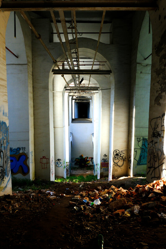 Анфилада опор моста - Dar(k) Life