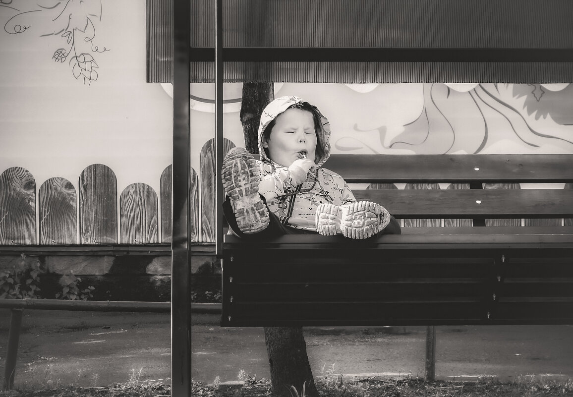 Сладкий пупсёнок чупс (чб) - Сергей Царёв