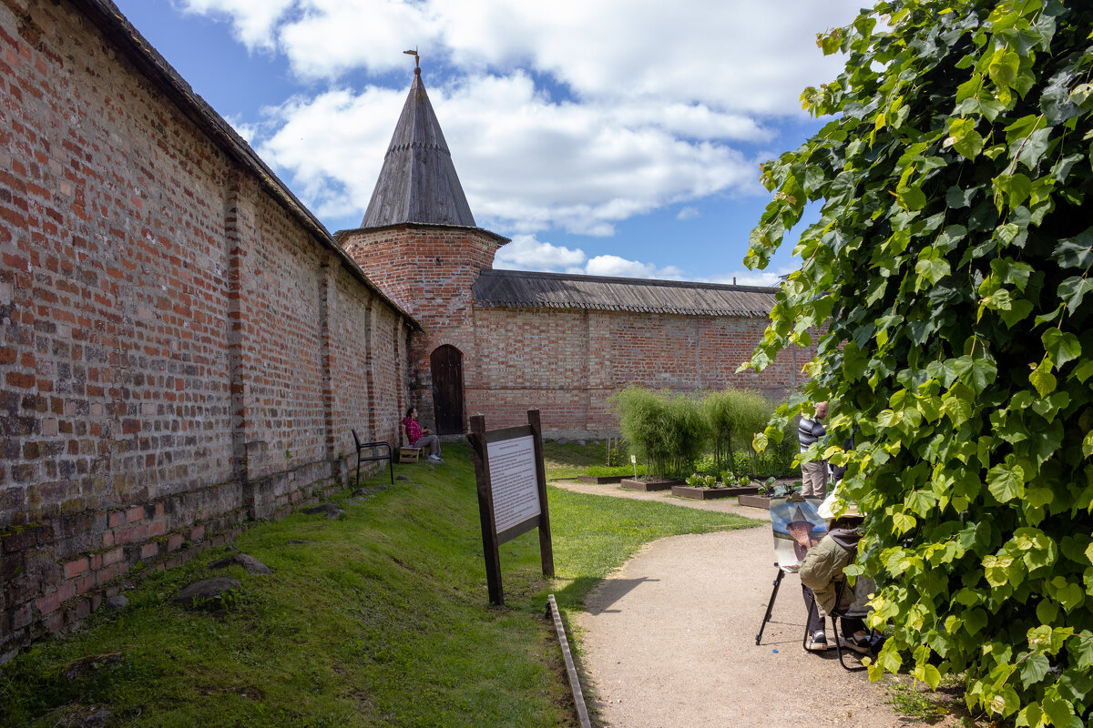 Ростов.Кремль.Митрополичий сад. - ирина )))