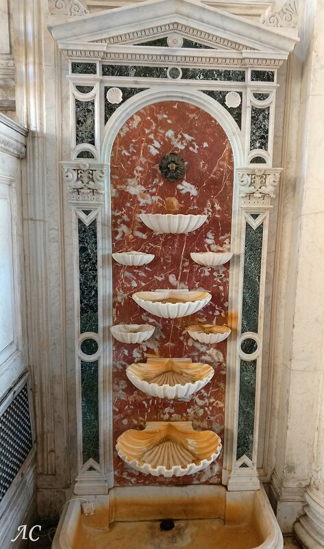 Стенные фонтаны-раковины - Любовь Сахарова