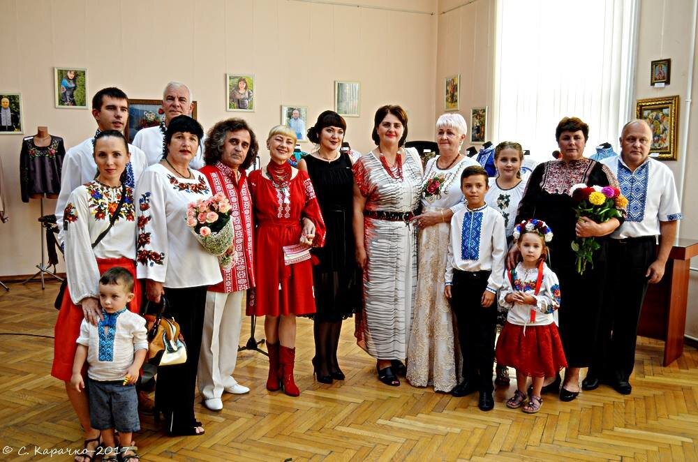 На виставці - Степан Карачко